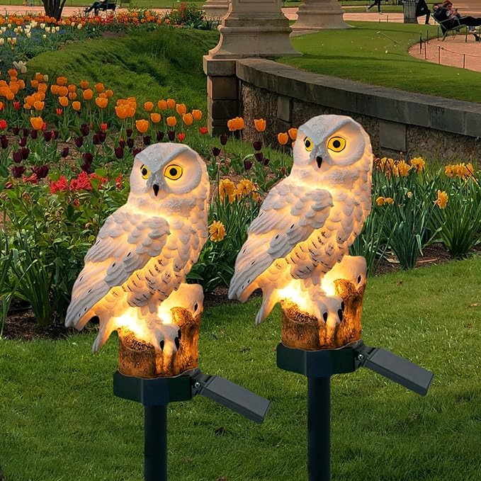 Solar Powered Garden Decoration - Owl Lamp - GPeak
Solar-powered owl lamp lighting up a garden
LED garden owl light for outdoor decoration
Decorative solar owl lamp for yard and patio